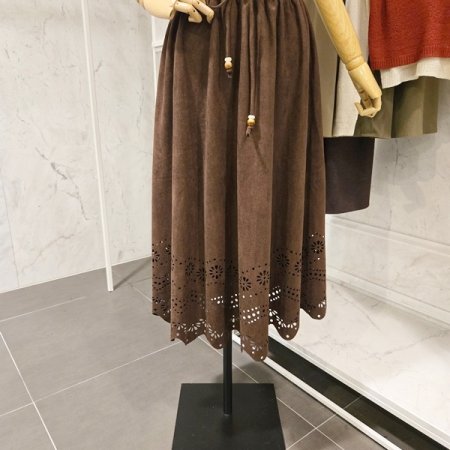 스웨이드 펀칭 스커트