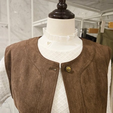 라운드 스웨이드 베스트