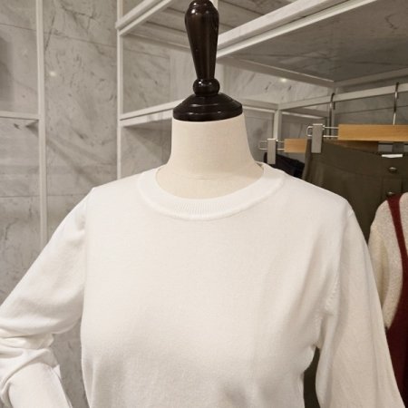 무지 라운드넥 니트