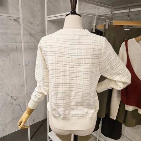 진주 장식 패턴 니트