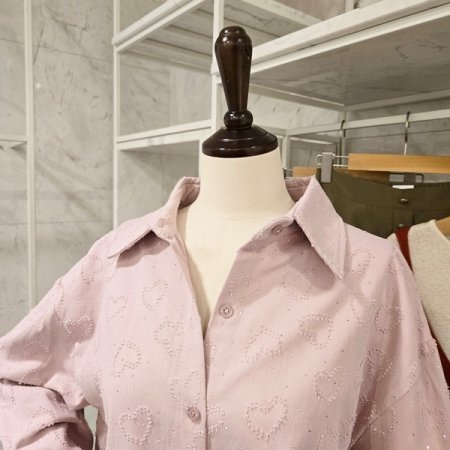 오버핏 하트 비쥬 셔츠