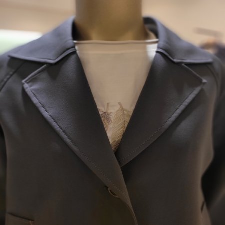 뒷 브이핀턱 스티치 싱글버튼 자켓