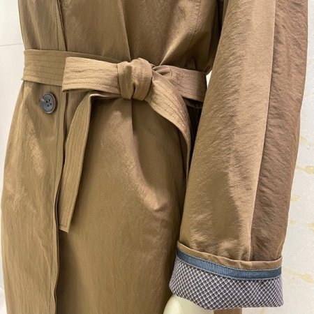 비아우 소매배색 스티치 트렌치