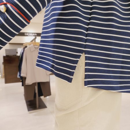 언밸런스 스트라이프 티셔츠