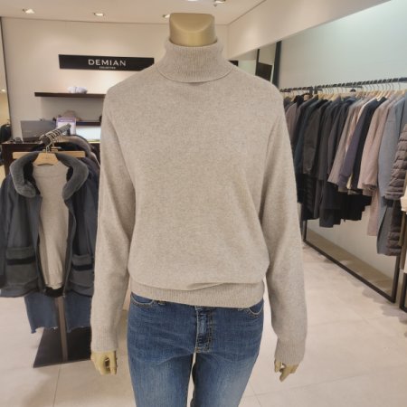 라쿤 모 혼방 기본 폴라니트