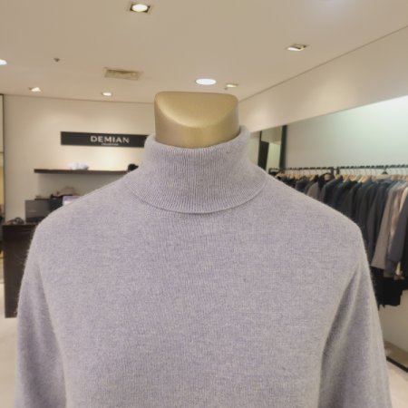 라쿤 모 혼방 기본 폴라니트