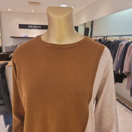 사선컬러배색 트임 니트