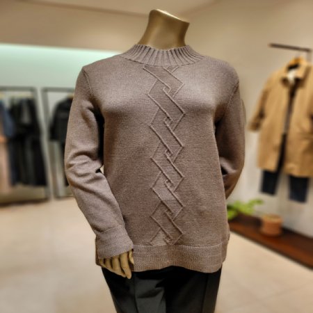 꼬임라인 패턴 터틀넥 니트