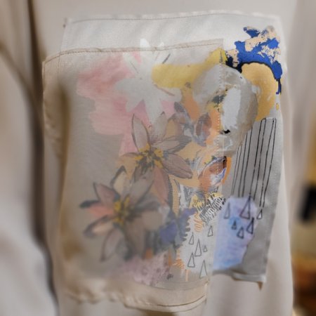 꽃원단배색 밑단트임 라운드 블라우스