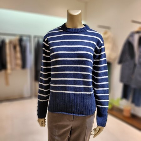 소매 단추장식 스트라이프 라운드 니트