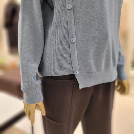 세로장식버튼 밑단 언발란스 라운드니트