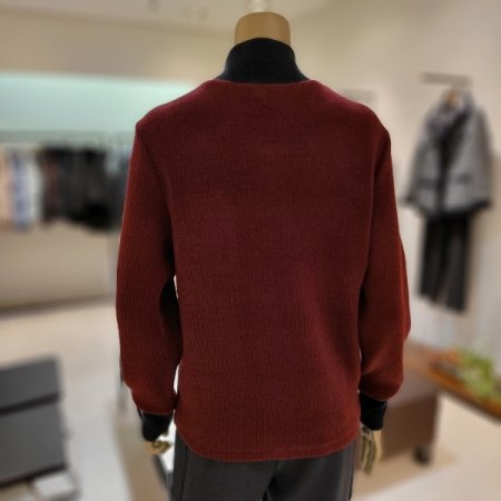 금장버튼 오픈형 터틀넥 골지 니트