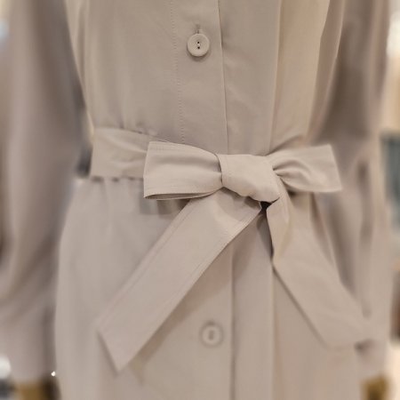 원단벨트 뒷셔링 홑겹 롱 트렌치코트