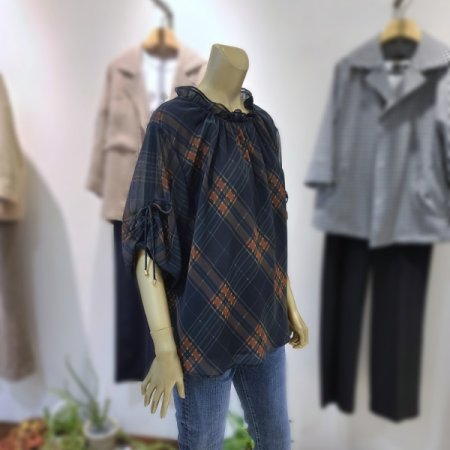 셔링체크프린트블라우스