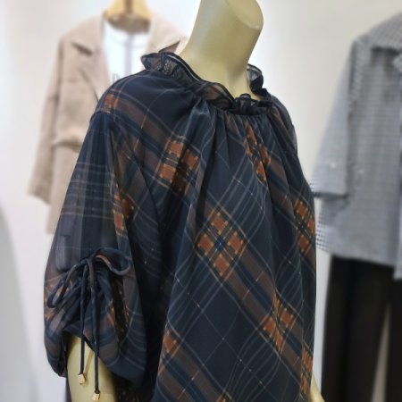 셔링체크프린트블라우스