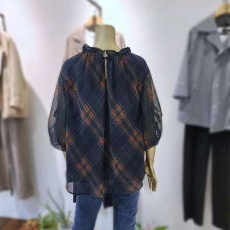 셔링체크프린트블라우스