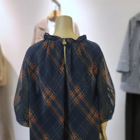 셔링체크프린트블라우스