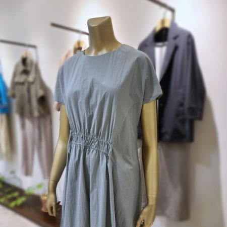 셔링라운드넥원피스