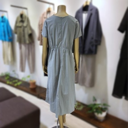 셔링라운드넥원피스