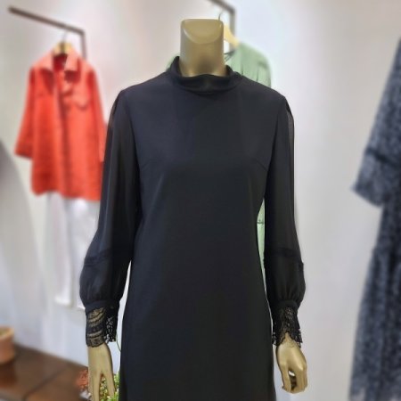 레이스포인트긴팔원피스