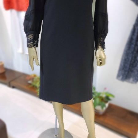 레이스포인트긴팔원피스