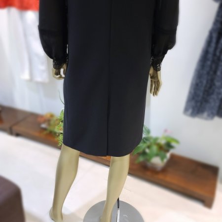 레이스포인트긴팔원피스