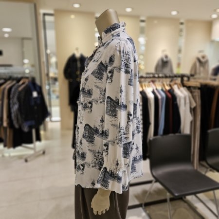 프릴넥 프린트 블라우스