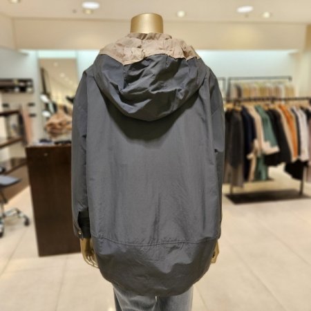 컬러배색 후드 점퍼