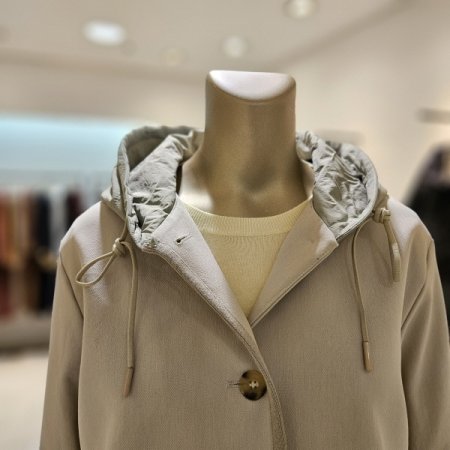 등 누빔 후드 점퍼