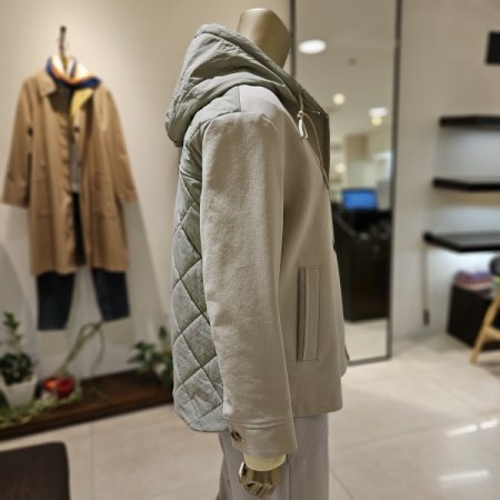 등 누빔 후드 점퍼