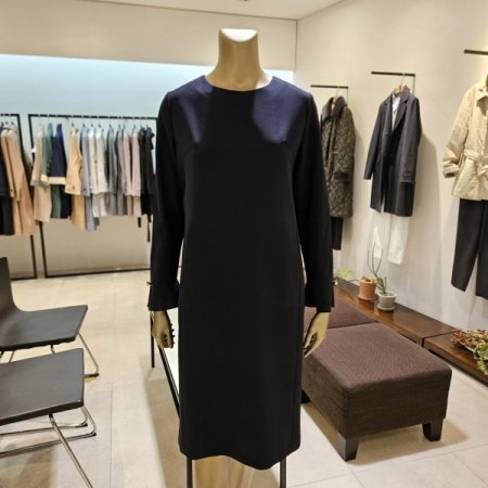 뒷 밑단 플리츠 롱 원피스