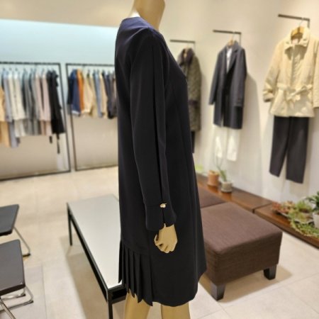 뒷 밑단 플리츠 롱 원피스