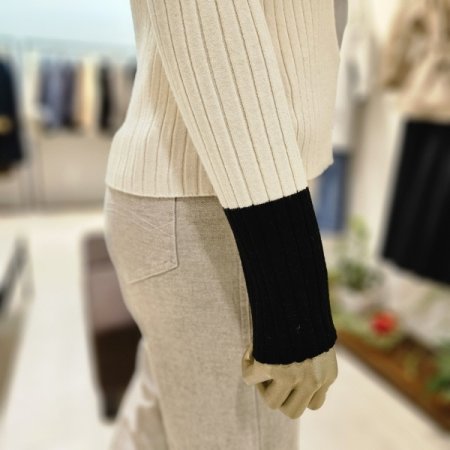 골지 컬러배색 카라니트