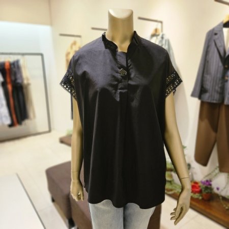 레이스소매 브이넥 블라우스