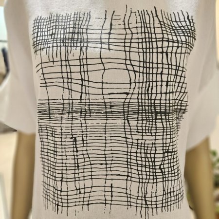 격자라인 프린팅 티셔츠