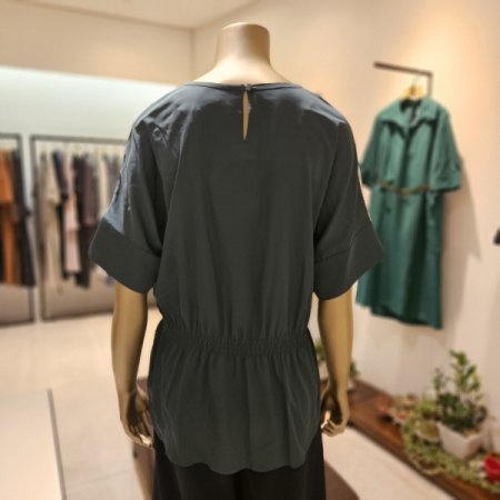 셔링 나뭇잎프린팅 블라우스