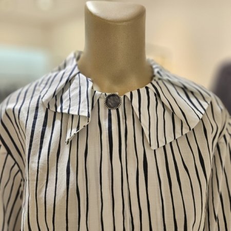 스트라이프 7부소매 카라 블라우스