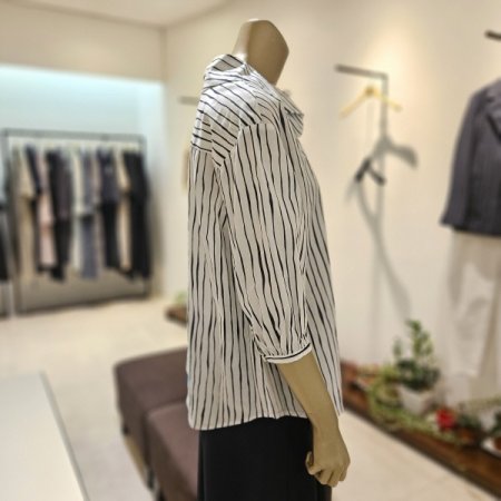 스트라이프 7부소매 카라 블라우스