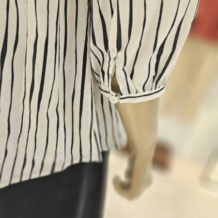 스트라이프 7부소매 카라 블라우스