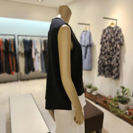 컬러배색 민소매 블라우스