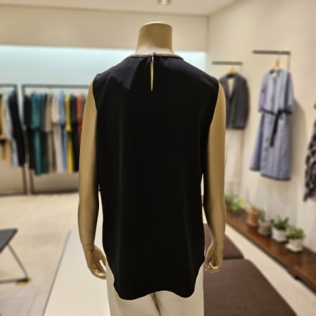 컬러배색 민소매 블라우스