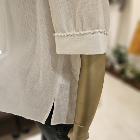 스티치 브이넥 반팔 블라우스