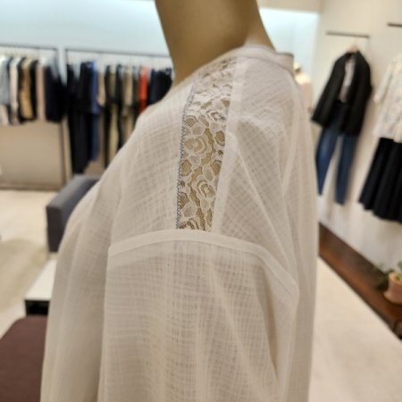 스티치 브이넥 반팔 블라우스