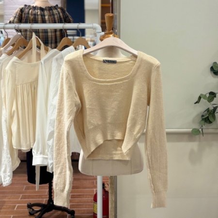 스퀘어넥 크롭 니트