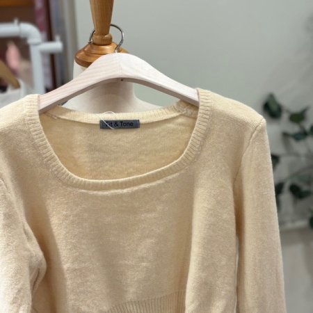 스퀘어넥 크롭 니트