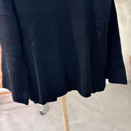 루즈핏 브이넥 니트