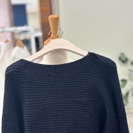 뒷포인트 보트넥 크롭니트