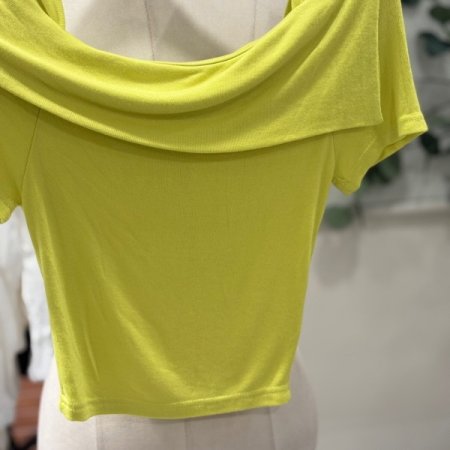 제니오프 크롭티셔츠