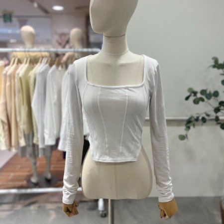 라이트 스퀘어넥 크롭티셔츠