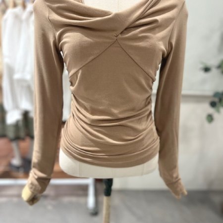 꼬임 드레이프 티셔츠